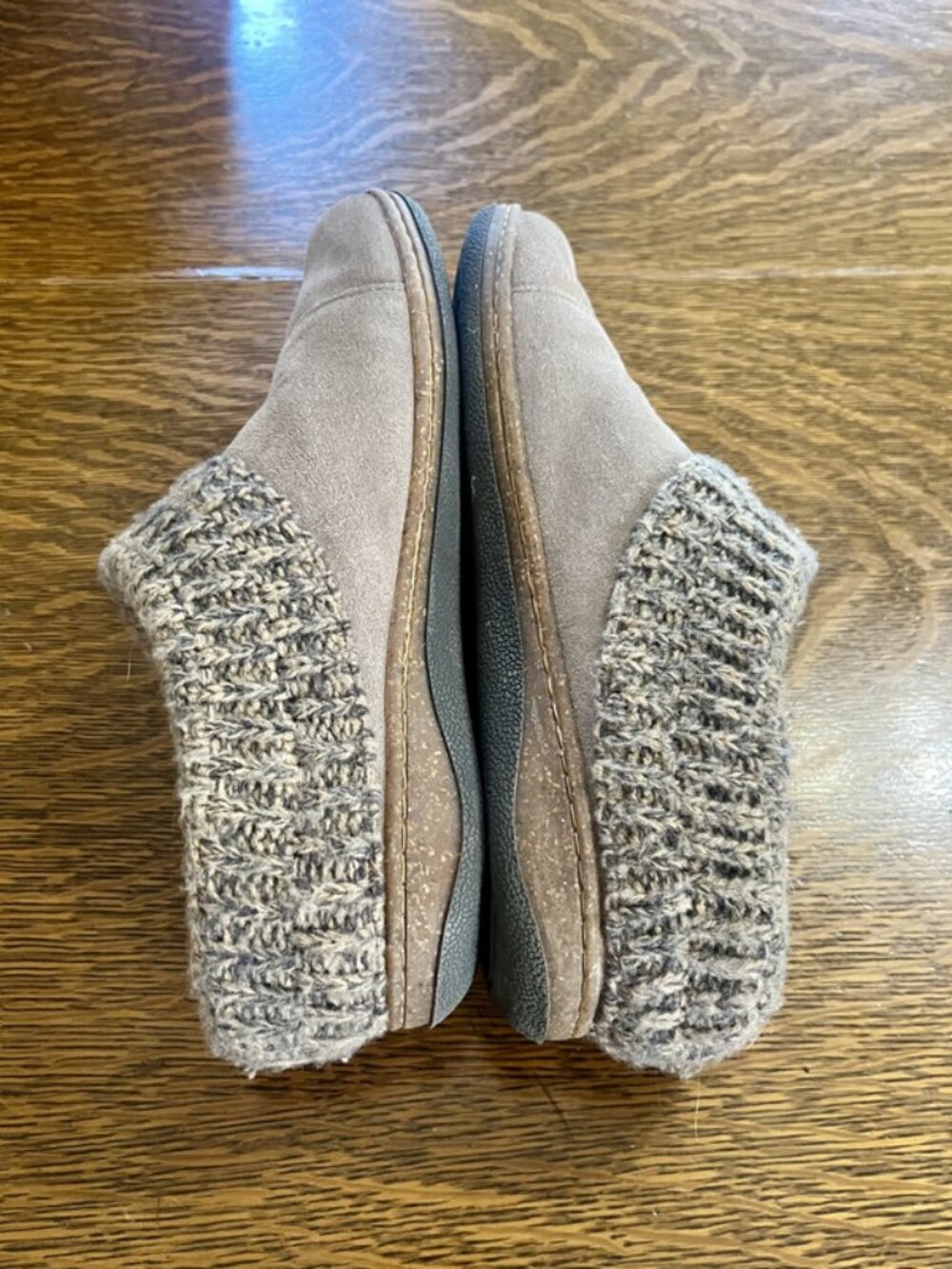 Clarks Women’s Megan Size 10M Beige Knit Top Slip On Clogs